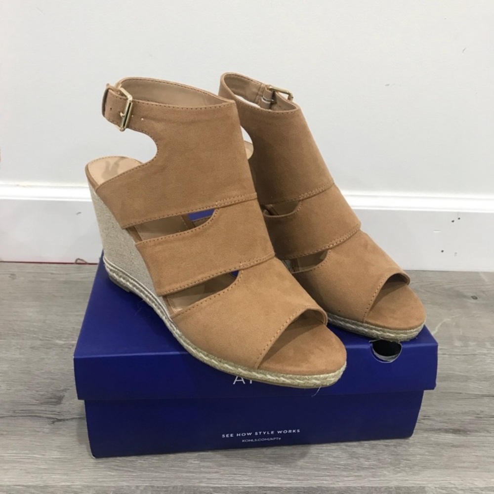 Apt. 9 women’s wedge sandals
